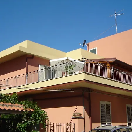 Con Terrazza In Privata Apartment